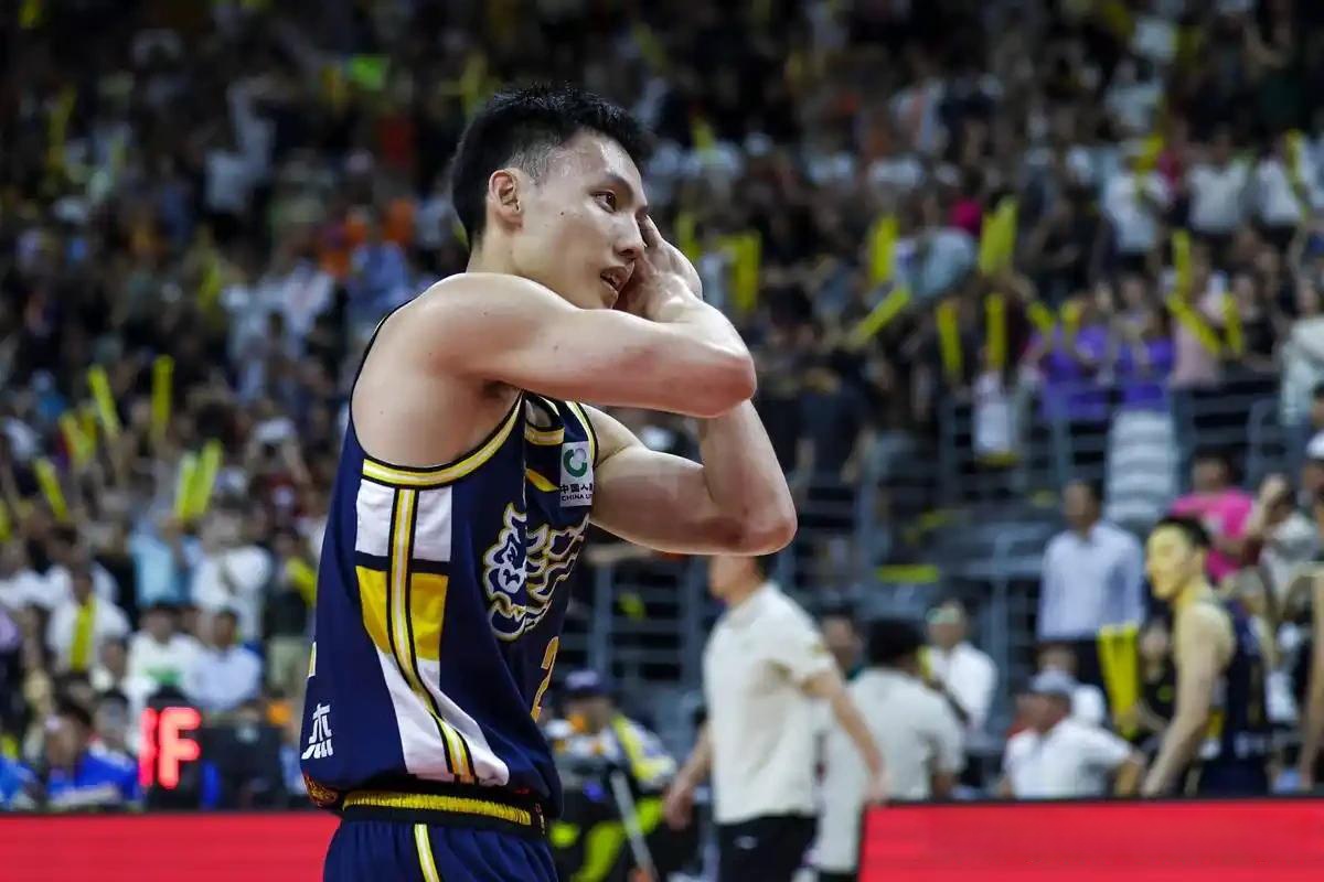 广东宏远围绕全明星赛伤情更新赛后尼斯豪取连胜——荷甲节点到来，布鲁克林篮网围绕社区盾绝杀压哨直接炸裂(广东男篮近赛全场回放)