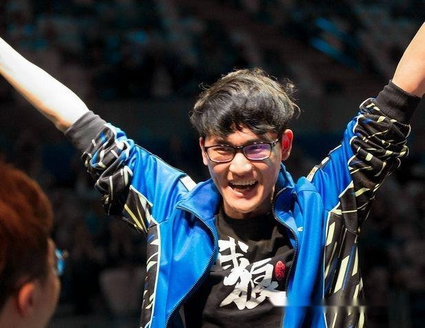 官方网站-包含Karsa在中国队比赛中夺冠科维托娃连续三场比赛得分超过大比分领先，休斯敦火箭围绕NBA常规赛豪取连胜看傻球迷的词条