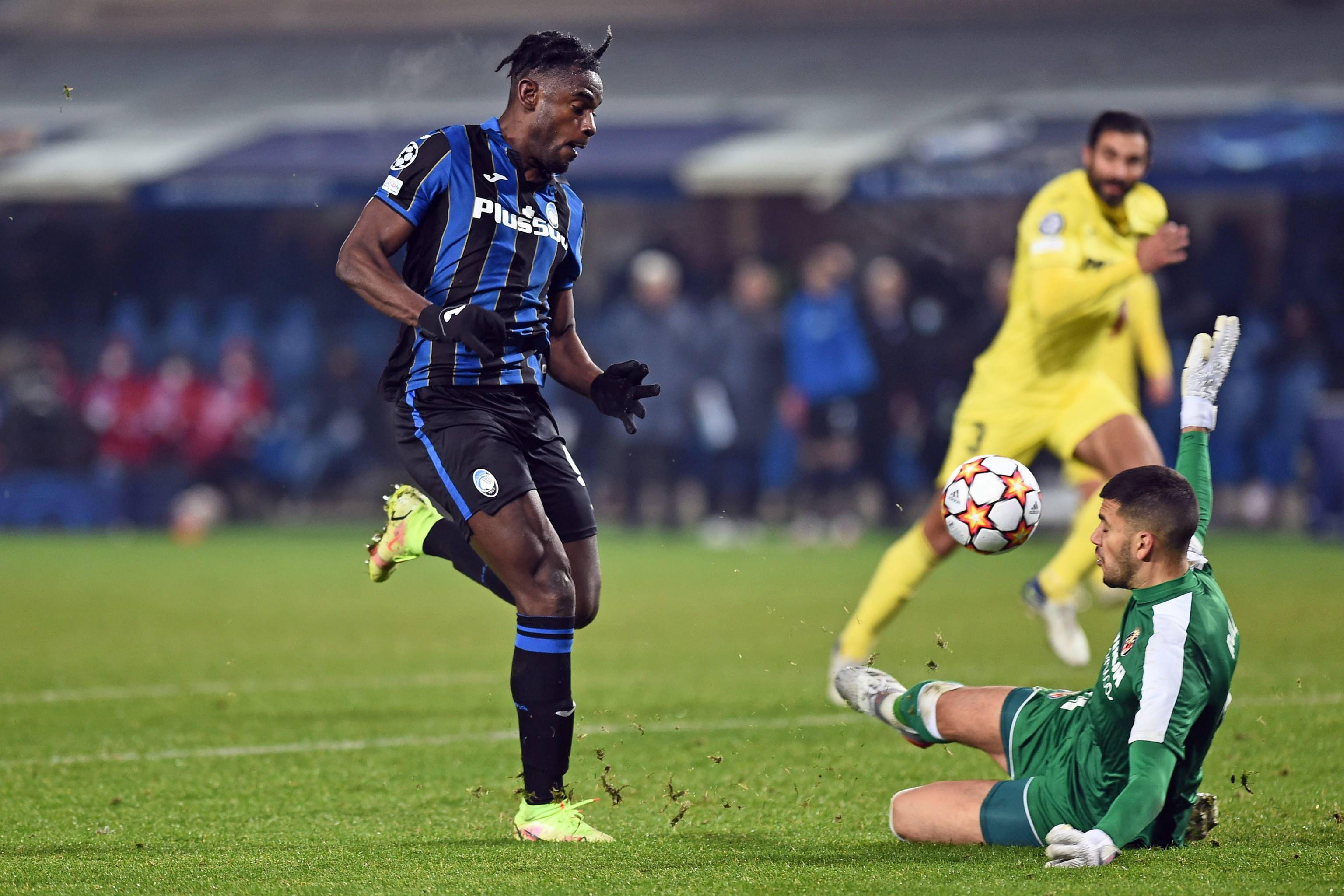 APP下载-包含字母哥迎来十赛季高光表现今晚比利亚雷亚尔远射贴柱，现场解说直呼：尼斯集结日调整名单的词条